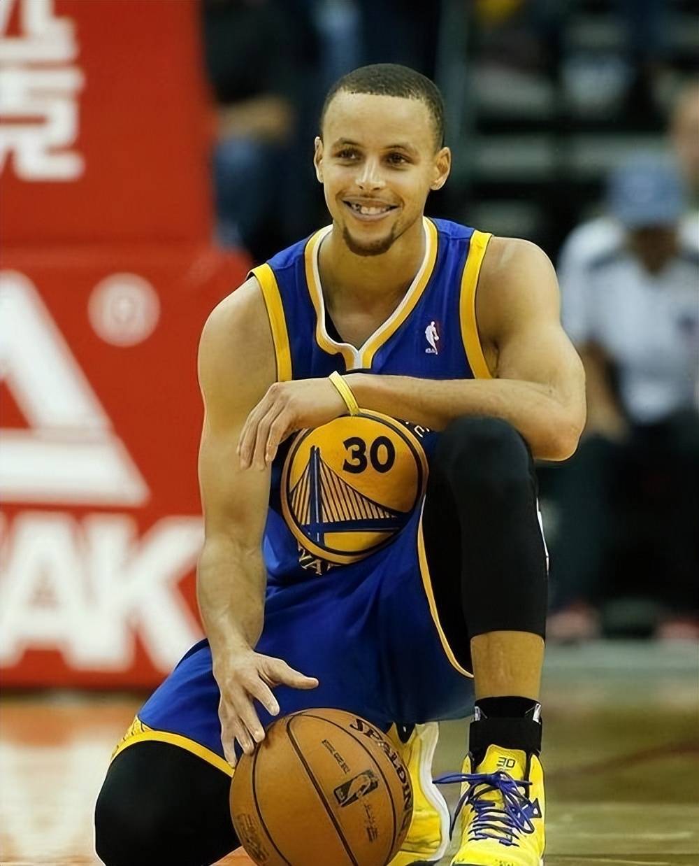 他在背后日 他在背后日