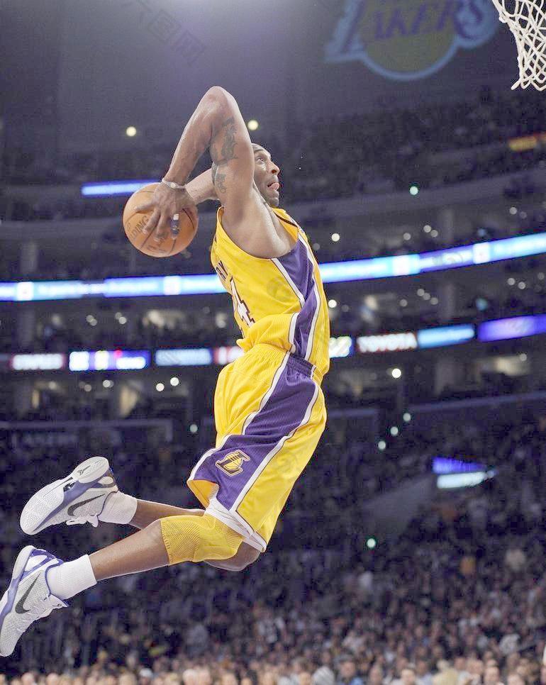 踢球者：拜仁计划1月再谈格纳布里和格雷茨卡续约